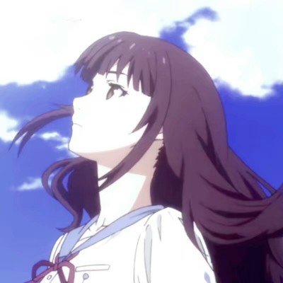 女童被公鸡追着啄 奶奶将鸡抓住宰杀